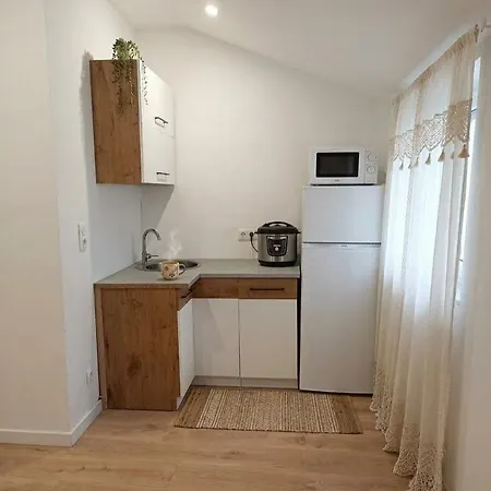 Apartamento An In The Very Center Of The For 8 Guests Nearby Are A Tram Stop And Train Station